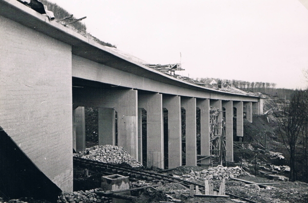 Bau der Franzosenschluchtbrücke