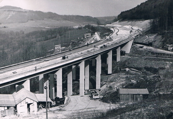 Bau der Franzosenschluchtbrücke